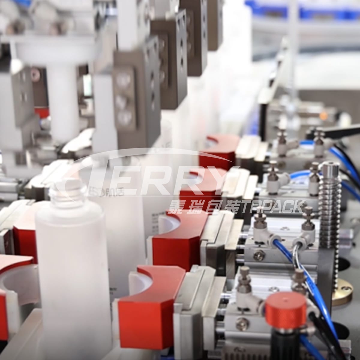 Automatic clamp for gripping the inner plug