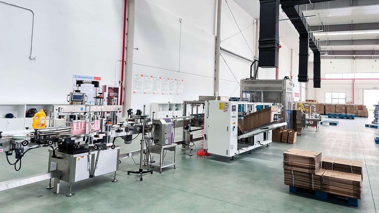 Atmospheric Pressure Self-Flow Filling Machine, Single-Head Rotary Cap Sealer At Both Ends, Insert-Type Rotary Cap Sealer, Aluminum Foil Sealing Machine Project Site (1)