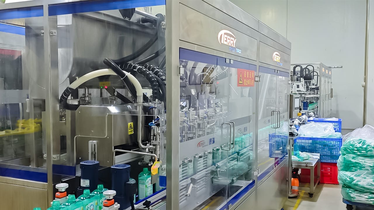 Six-Head Gear Pump Attached To The Filling Machine; Insertion-Type Pump Cover Capping Machine Project Site (2)