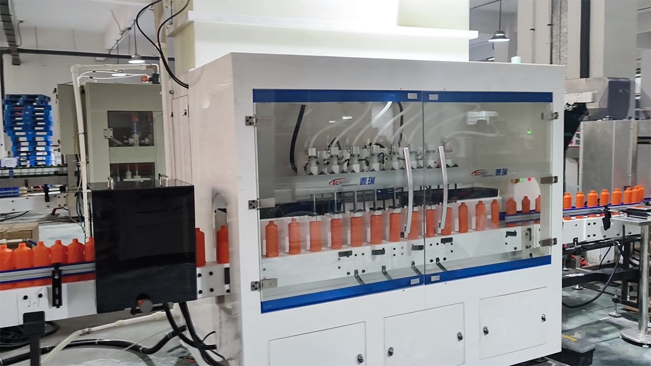 Eight-Head Follower Anti-Corrosion Gear Pump Filling Machine, Automatic Top Cover Feeding Machine, Insert-Type Capping Machine Project Site (3)